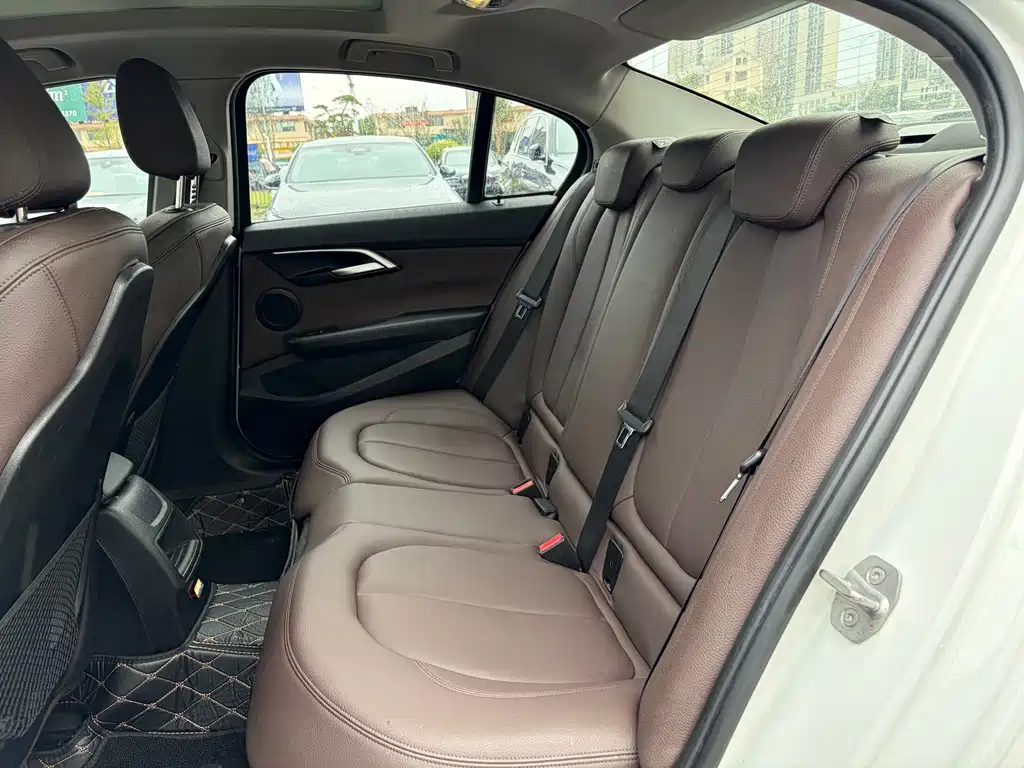 BMW 1 Series — миниатюра 15