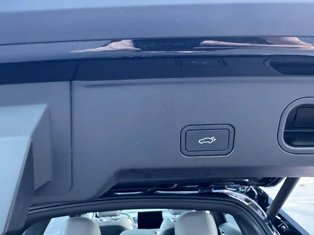 Geely Boyue L — миниатюра 13