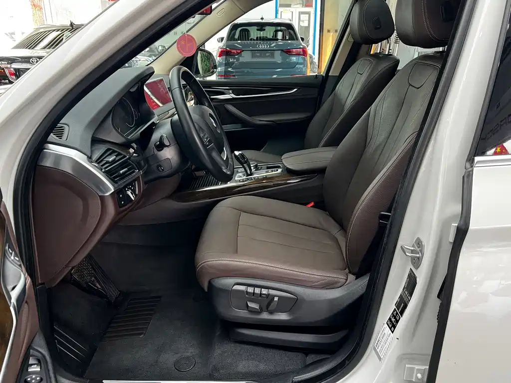 BMW X5 (Import) — миниатюра 12