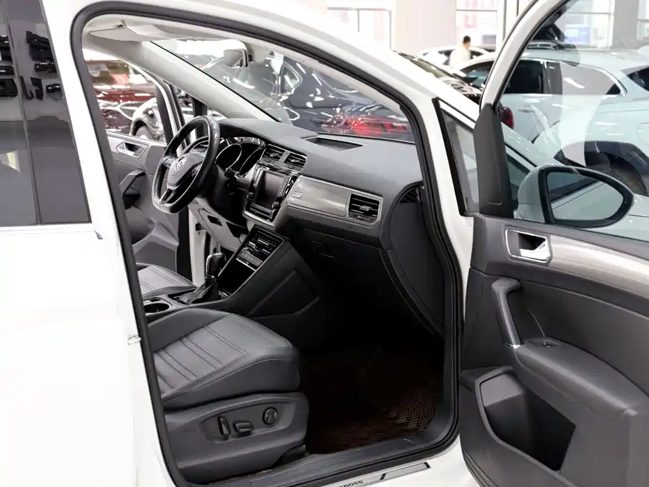 Volkswagen Touran — миниатюра 16