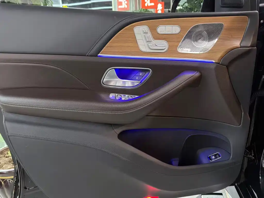 Mercedes-Benz GLS — миниатюра 12