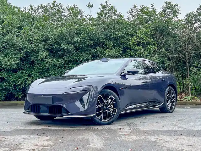 2025 Avatr 06