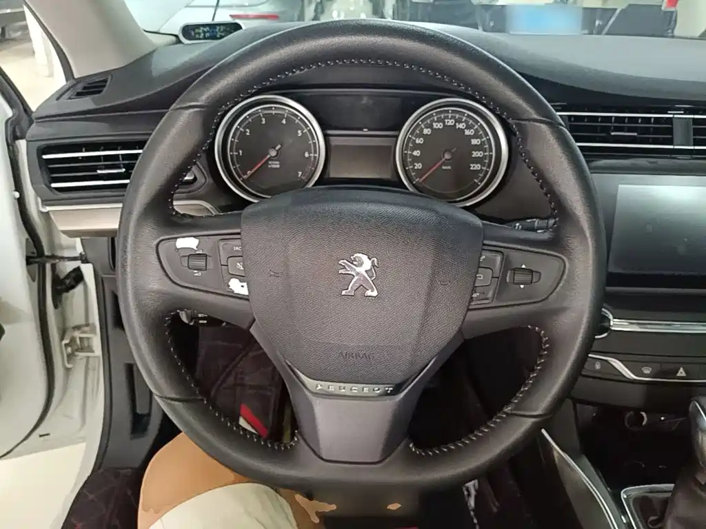 Peugeot 408 — миниатюра 11