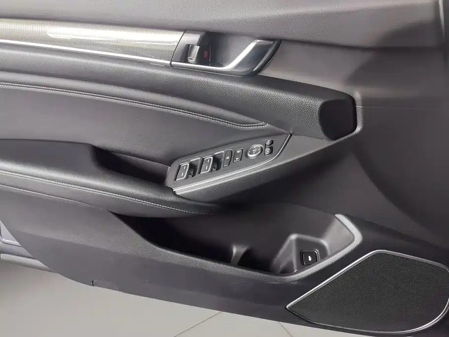 Honda Accord — миниатюра 7