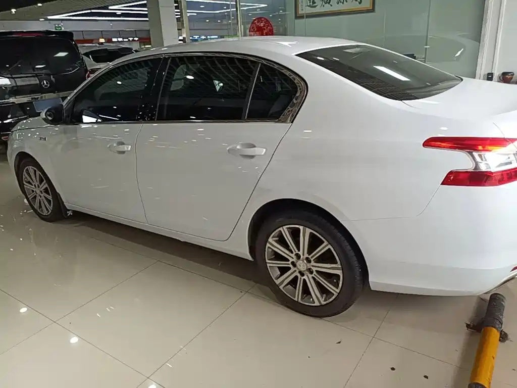 Peugeot 408 — миниатюра 5