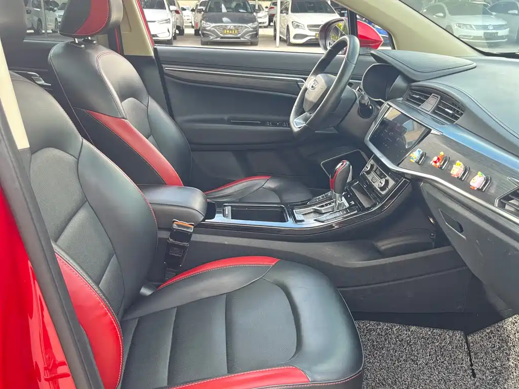 Geely Emgrand GS — миниатюра 8