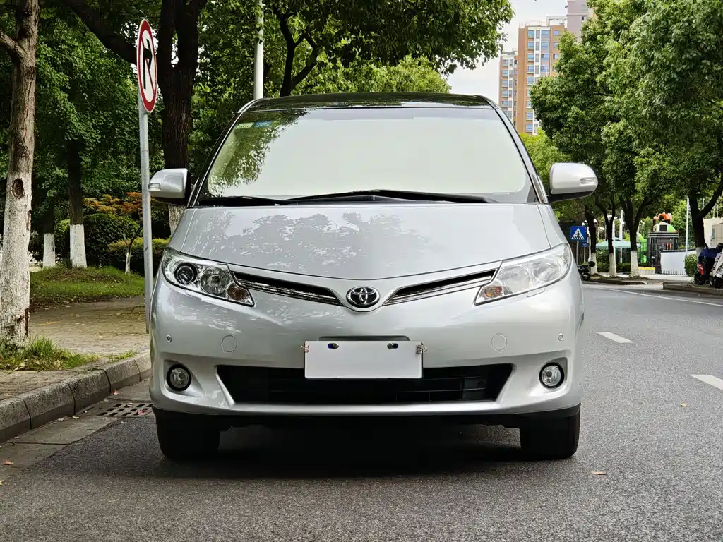 Toyota Previa 2018 2.4L Luxury