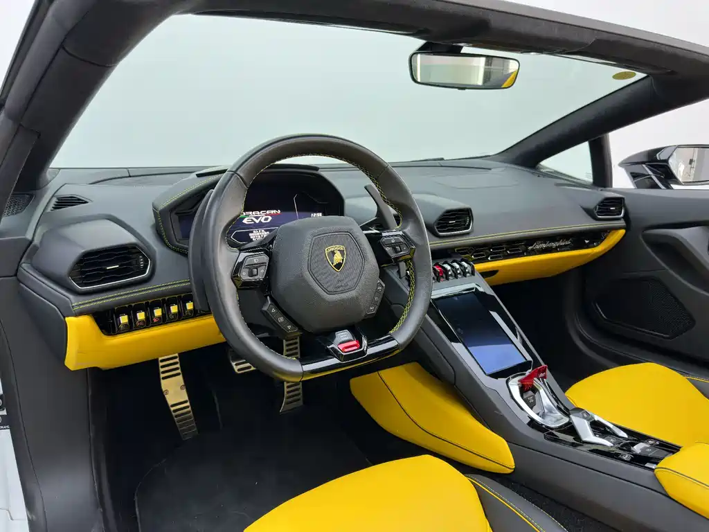 LAMBORGHINI HURACÁN