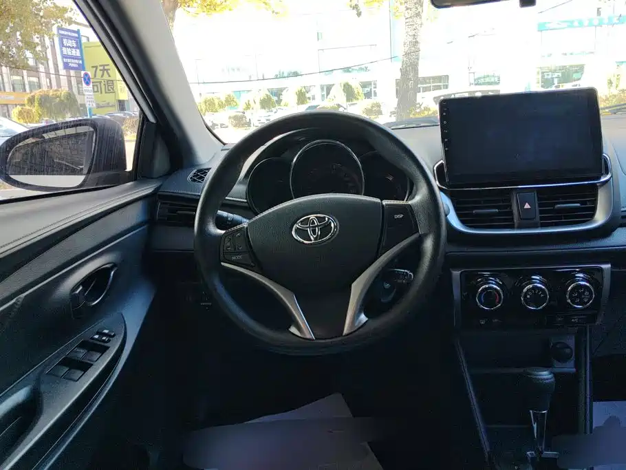 Toyota Yaris L — миниатюра 15