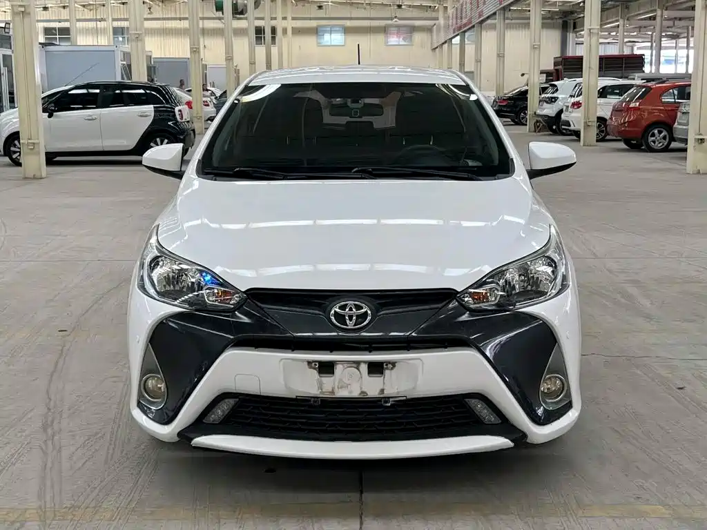 Toyota Yaris L — миниатюра 2