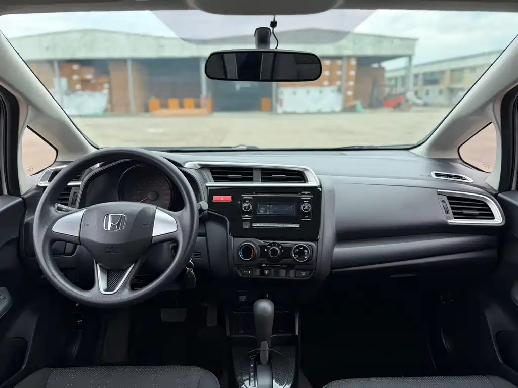 Honda Fit — миниатюра 9