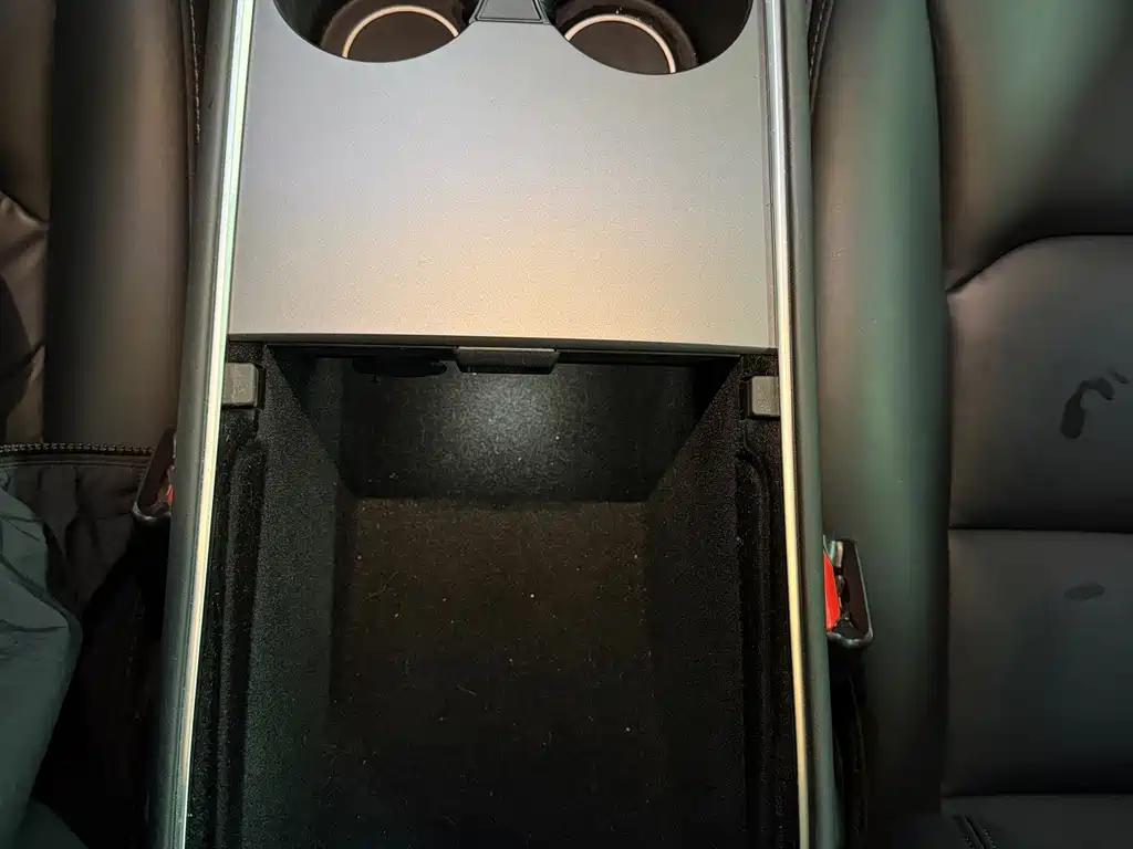 Tesla Model 3 — миниатюра 27