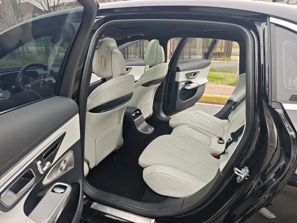 Mercedes-Benz E-Class E 2024 E 300 L Luxury