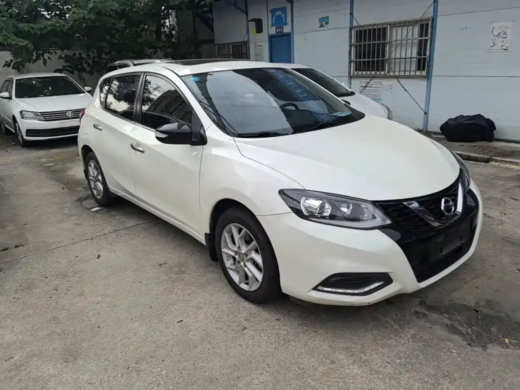 Nissan Tiida — миниатюра 4