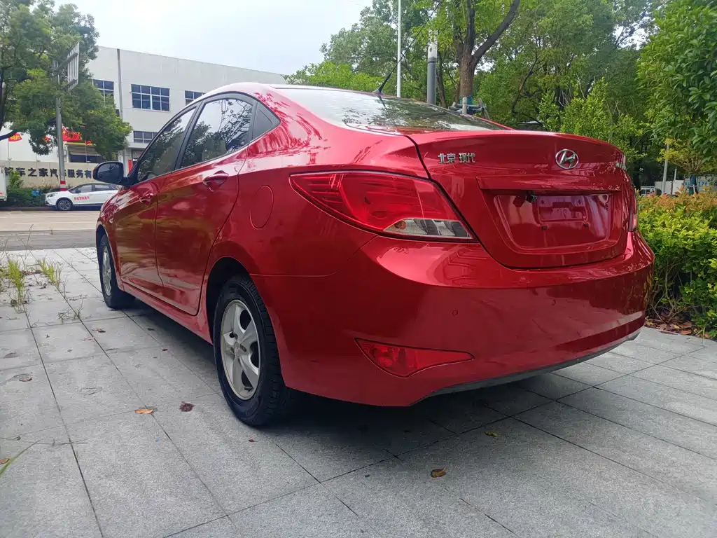 Hyundai Verna — миниатюра 5