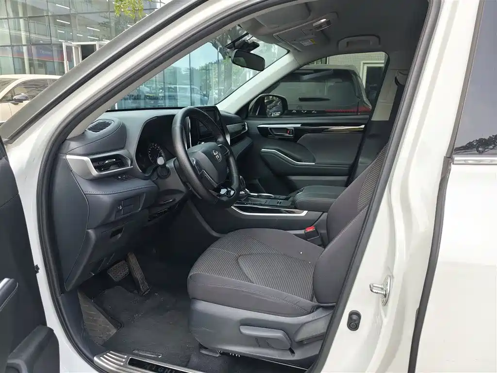 Toyota Highlander — миниатюра 4