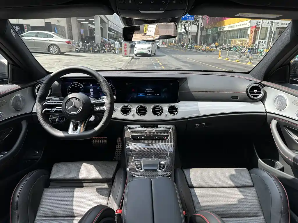 MERCEDES-BENZ E CLASS AMG