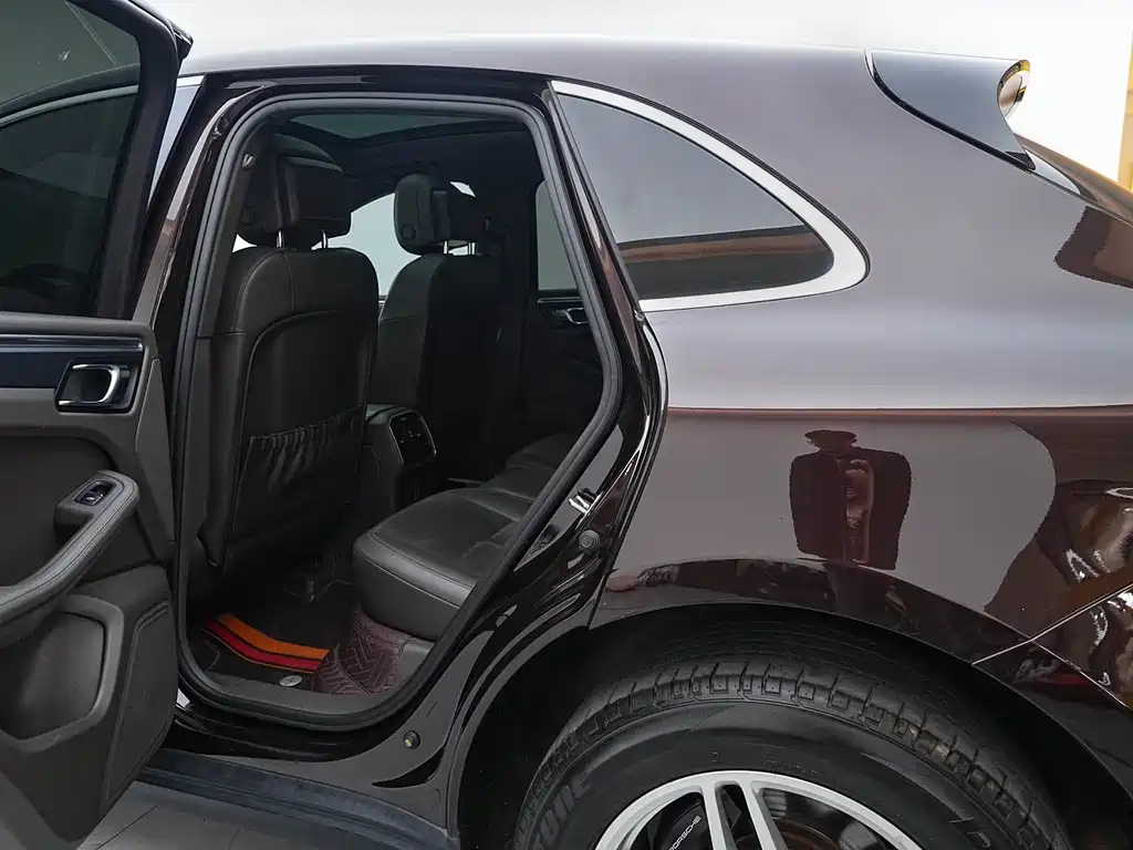 Porsche Macan — миниатюра 15