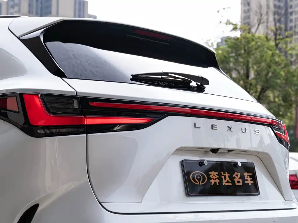 Lexus NX 2022 260