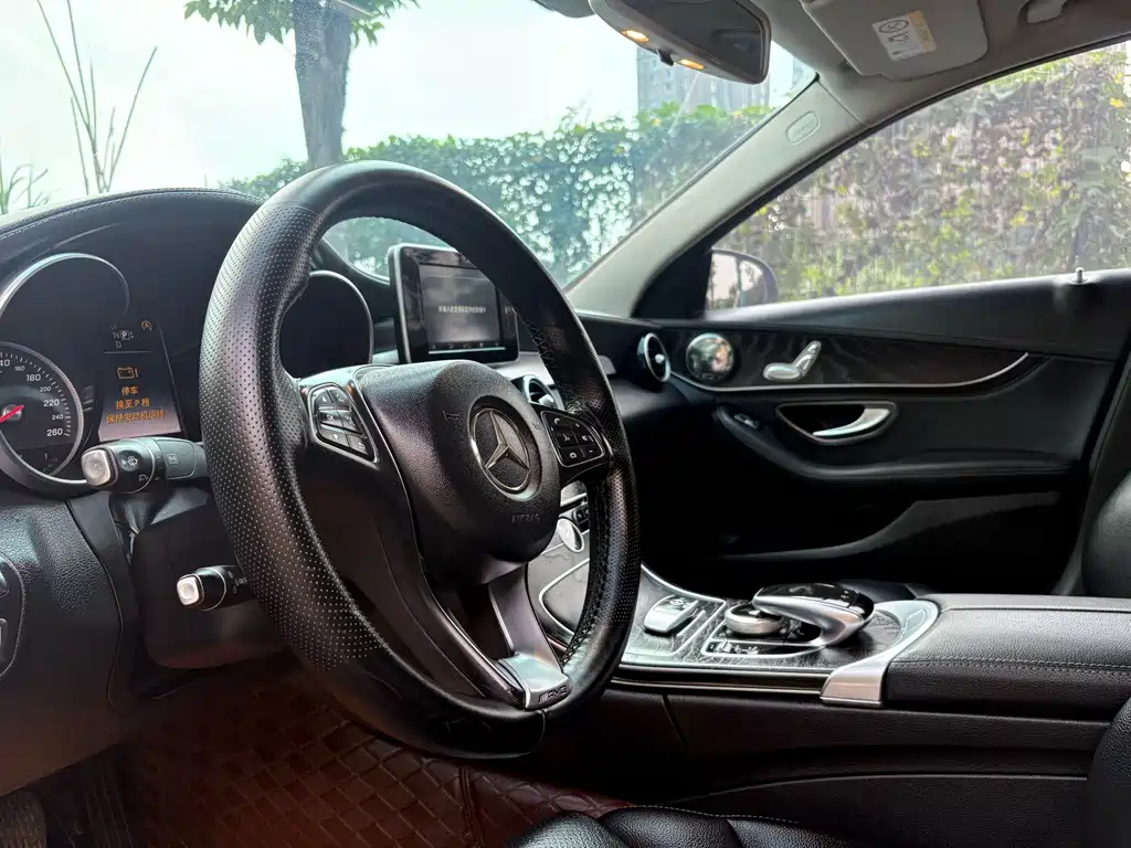 Mercedes-Benz C-Class — миниатюра 12