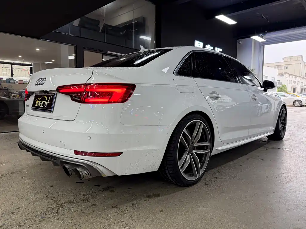 Audi A4L — миниатюра 12