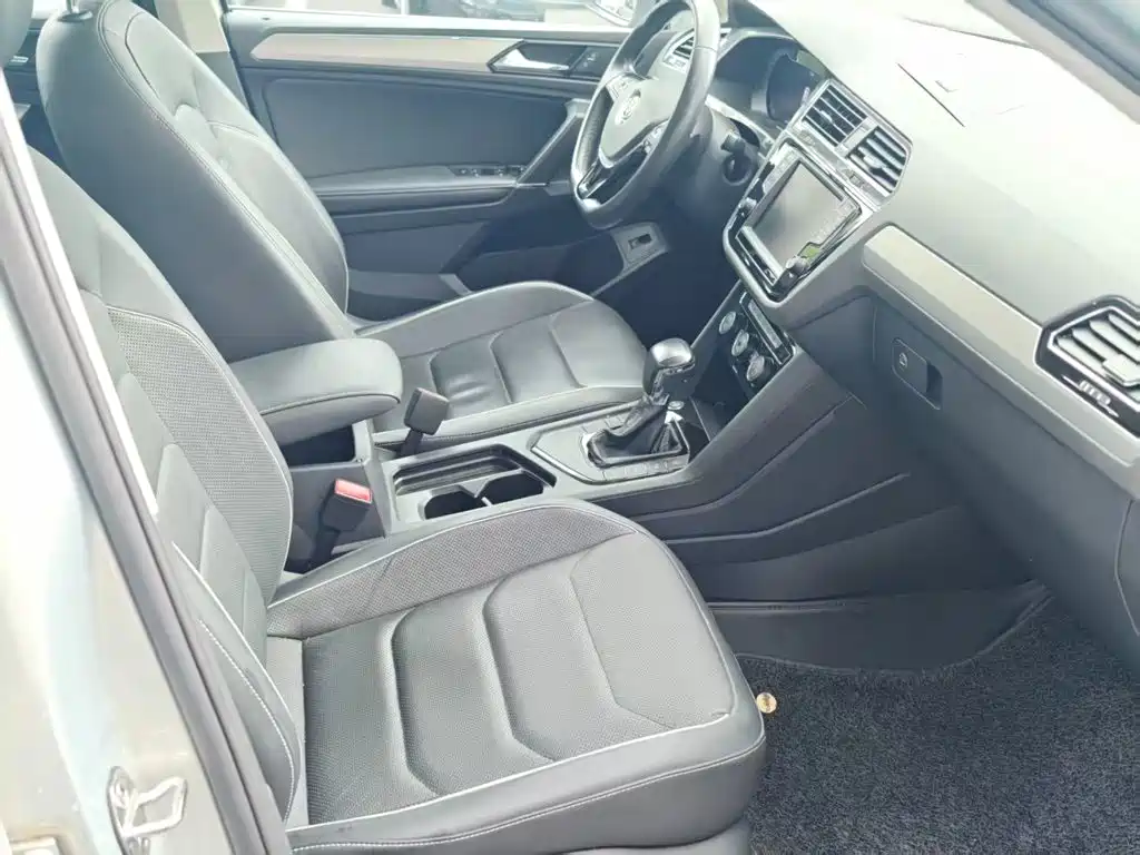 Volkswagen Tiguan L — миниатюра 6