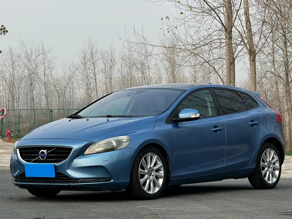 Volvo V40 2015