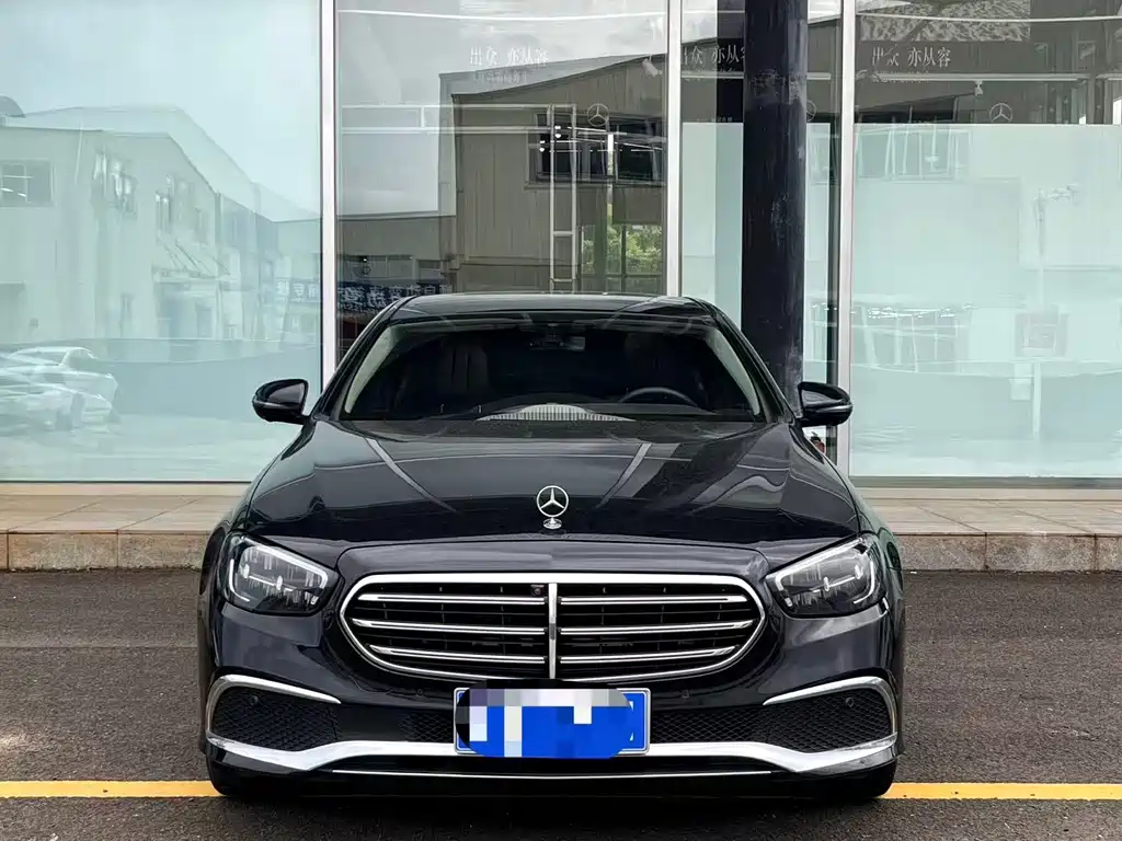 Mercedes-Benz E-Class — миниатюра 2