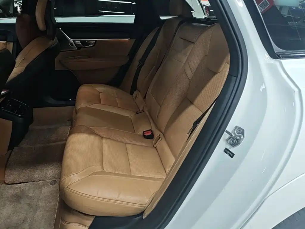 Volvo V90 — миниатюра 17