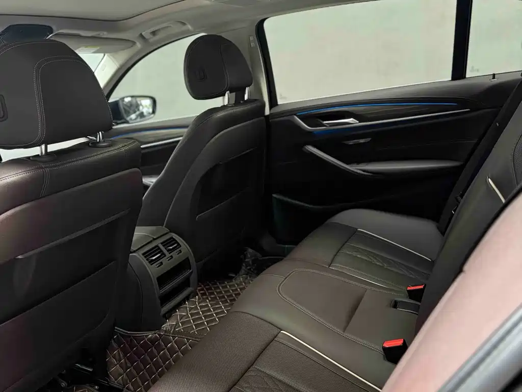 BMW 5 Series 5 2022 535Le Luxury