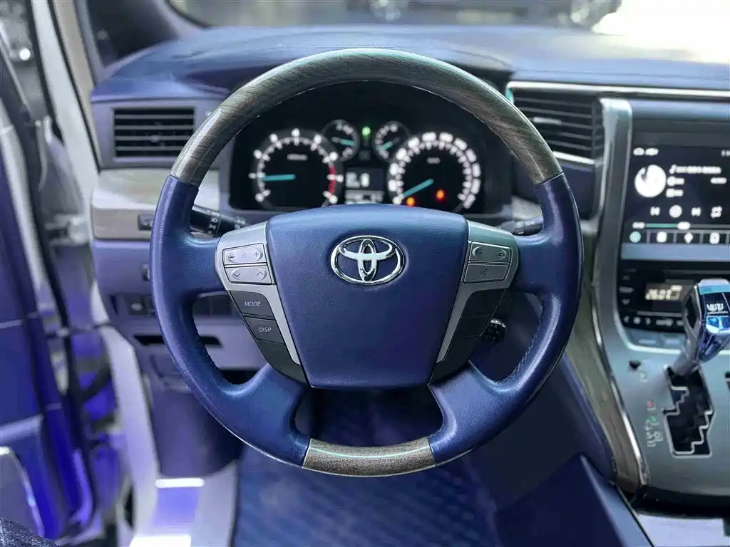 Toyota Alphard 2011 2.4L Luxury