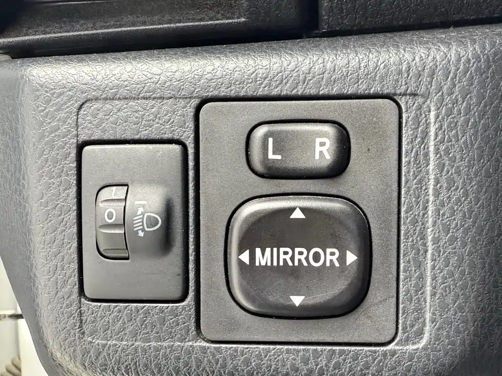 TOYOTA YARIS L ZHIXUAN