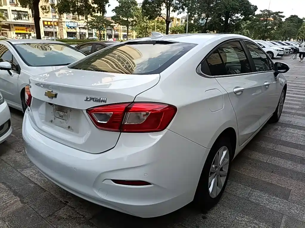 Chevrolet Cruze — миниатюра 7