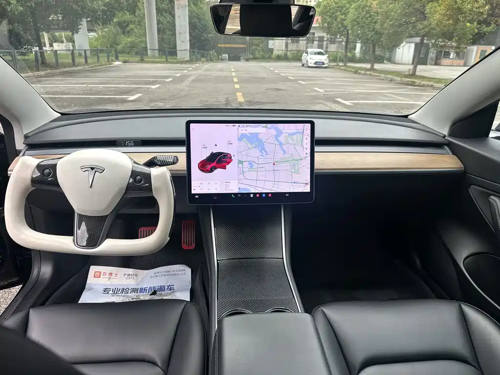 Tesla Model 3 — миниатюра 5