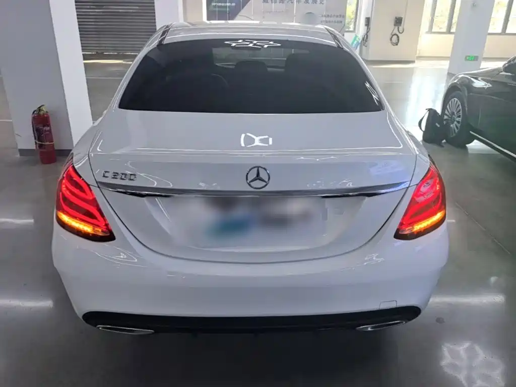 Mercedes-Benz C-Class — миниатюра 6