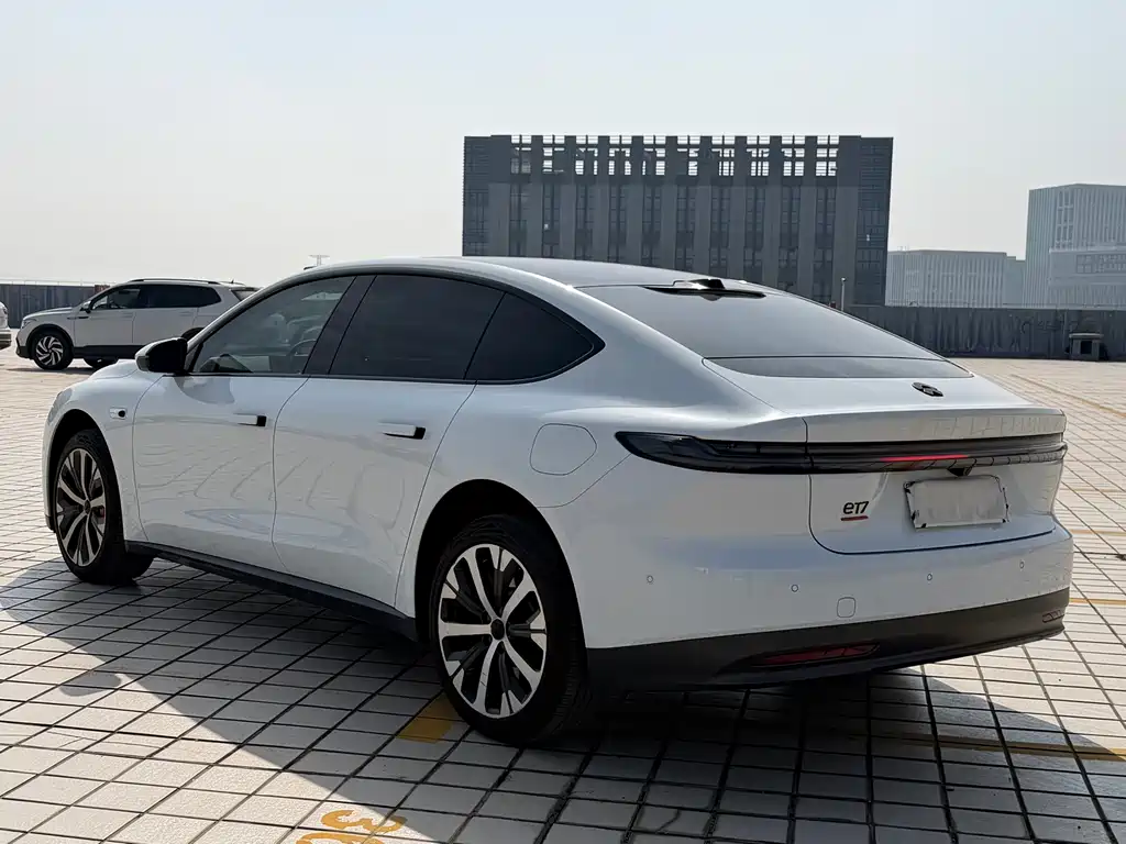 NIO NIO ET7