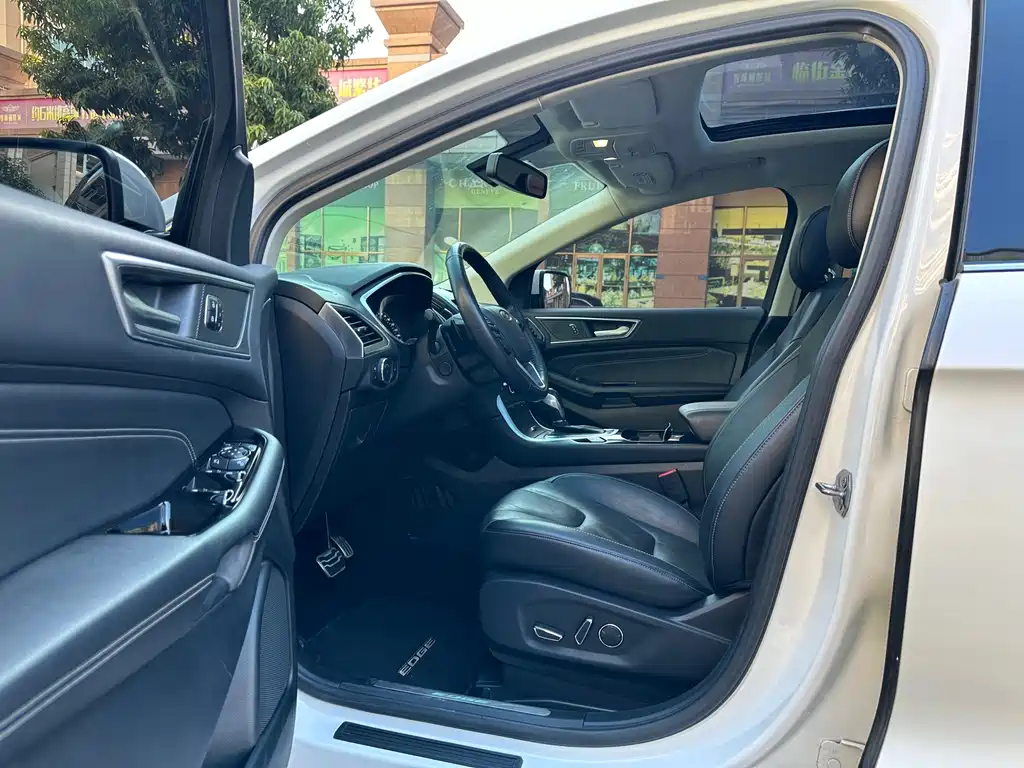 Ford Edge — миниатюра 12