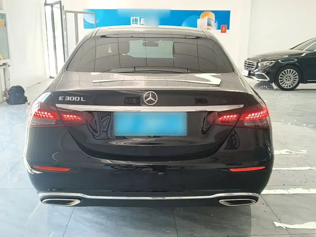 Mercedes-Benz E-Class — миниатюра 6