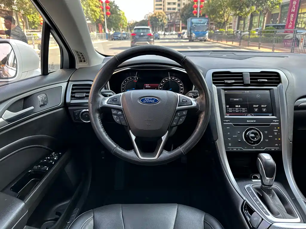 Ford Mondeo — миниатюра 18