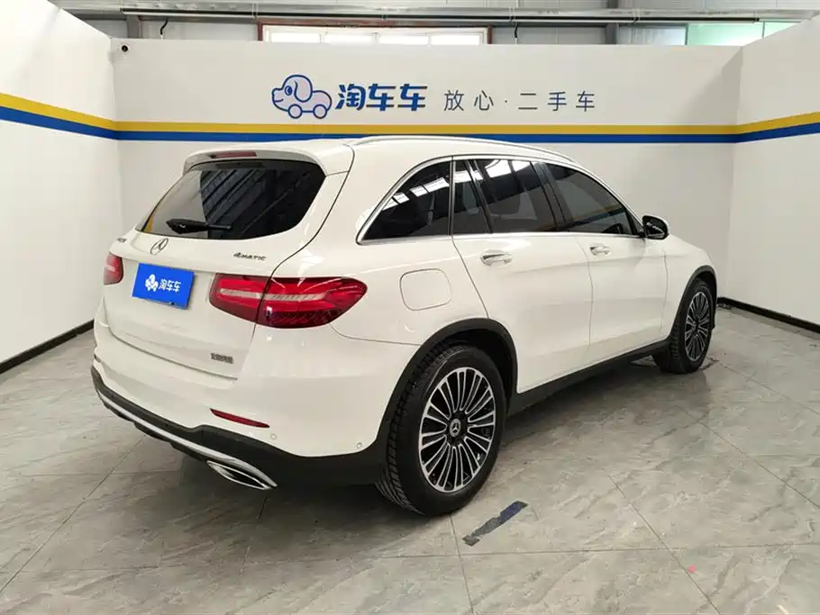 MERCEDES-BENZ GLC