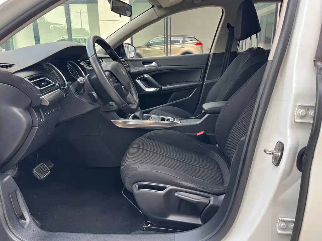 Peugeot 408 — миниатюра 7