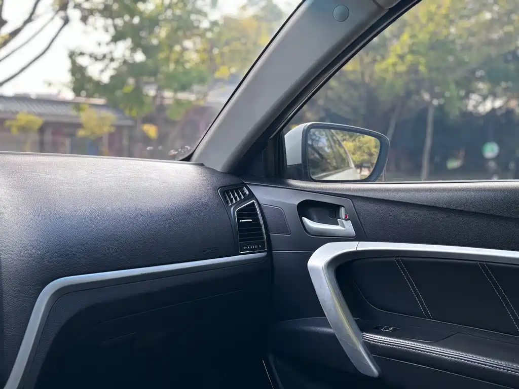 Geely Emgrand — миниатюра 17