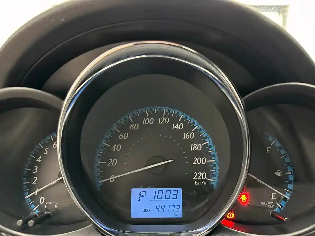Toyota Yaris L — миниатюра 6