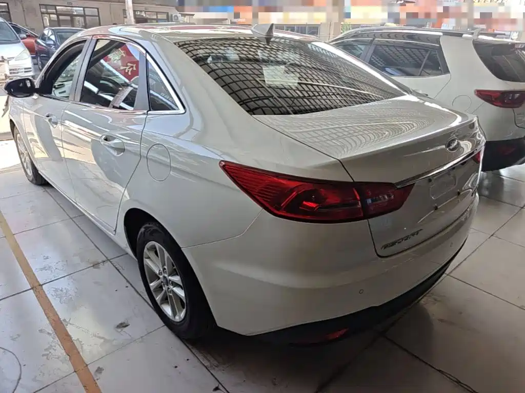Ford Escort — миниатюра 5