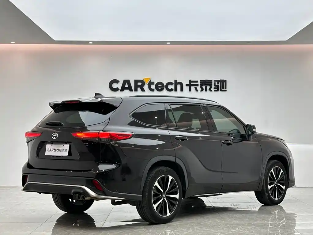 Toyota Crown Kluger — миниатюра 5