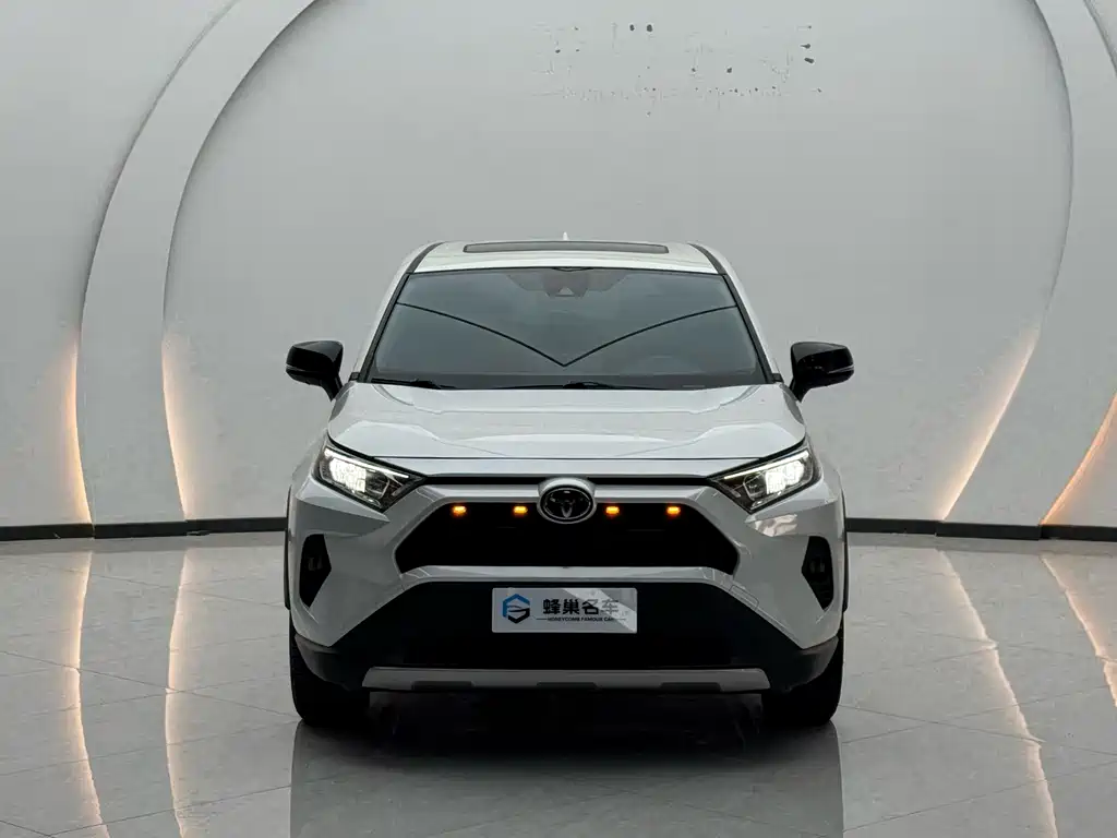 Toyota RAV4 — миниатюра 3