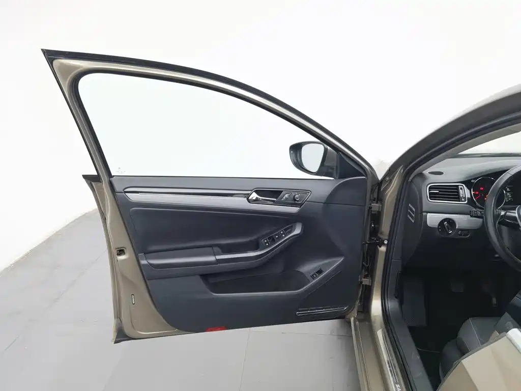 Volkswagen Sagitar — миниатюра 8