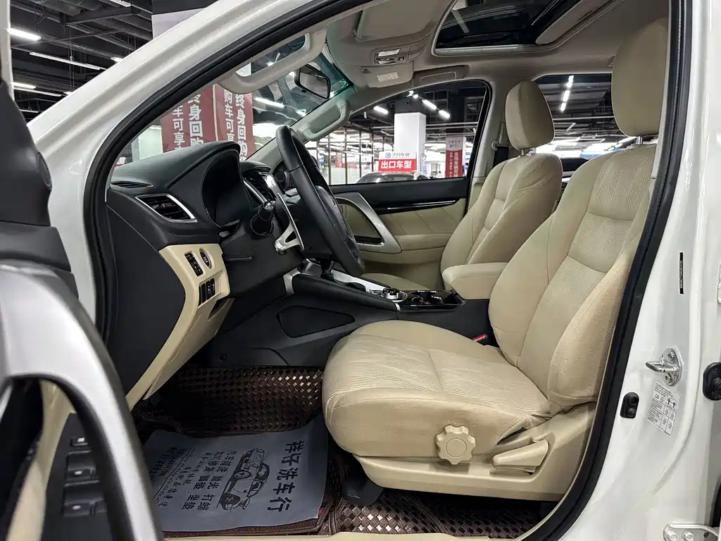 Mitsubishi Pajero Sport (Import) — миниатюра 31