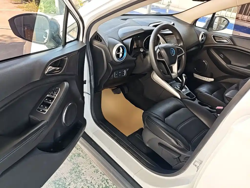 BYD Yuan EV — миниатюра 16