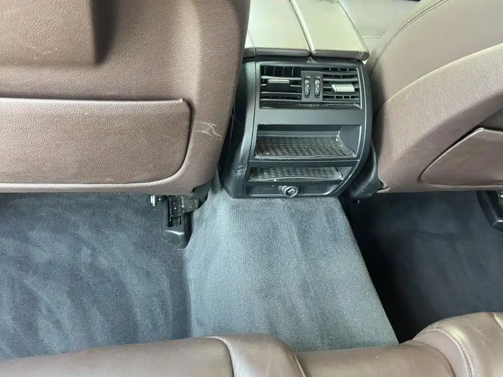 BMW 5 Series — миниатюра 11